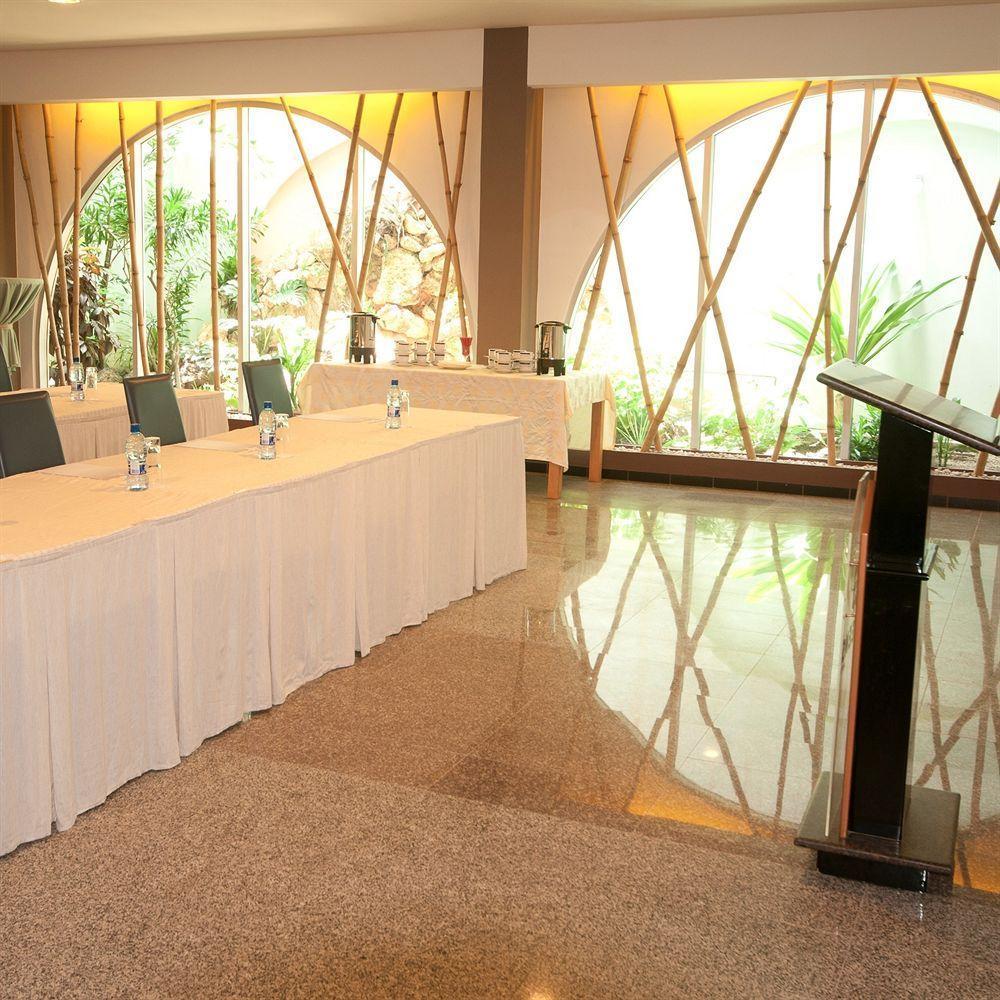 Queens Hotel Paramaribo Eksteriør bilde