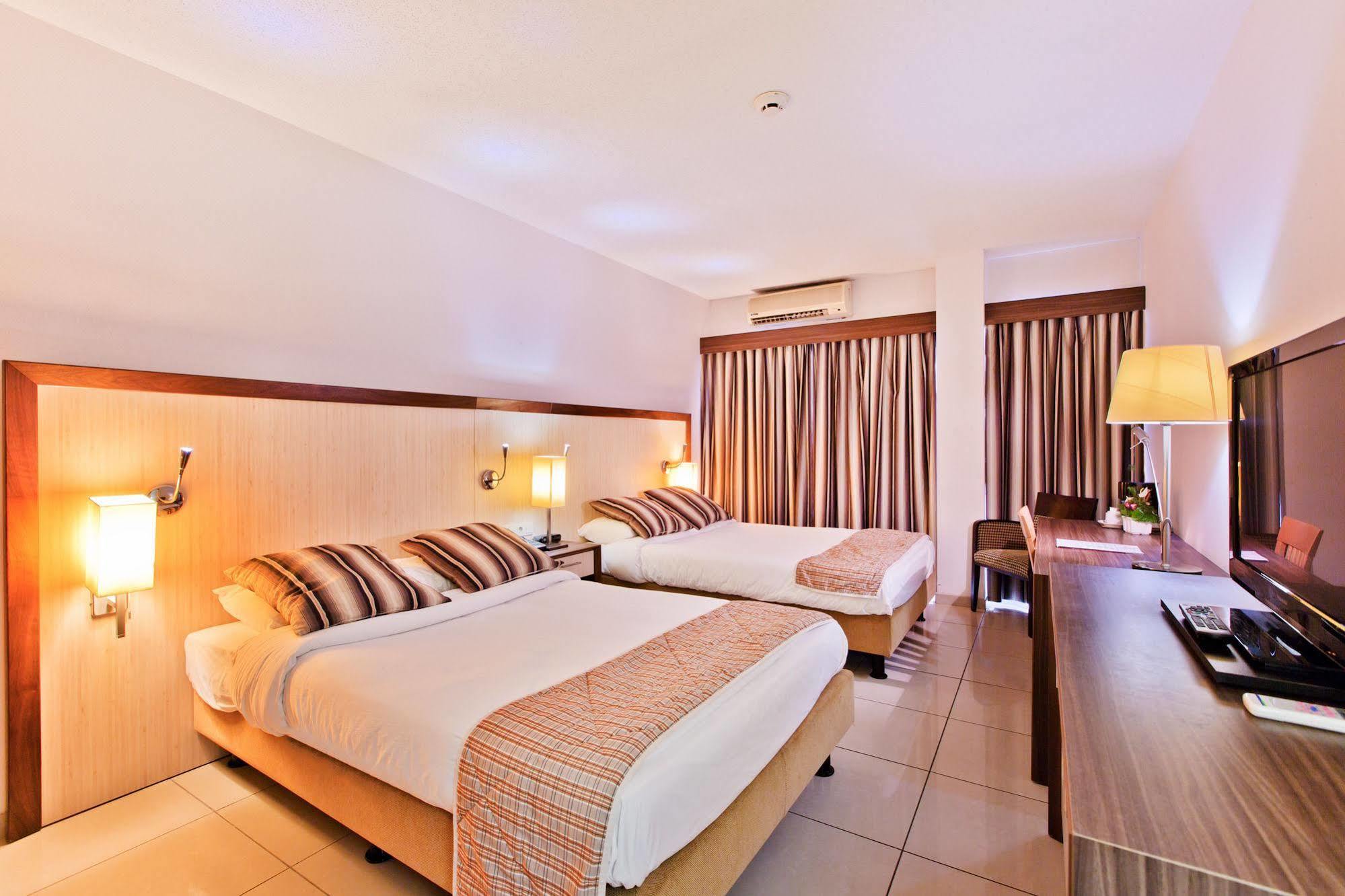 Queens Hotel Paramaribo Eksteriør bilde