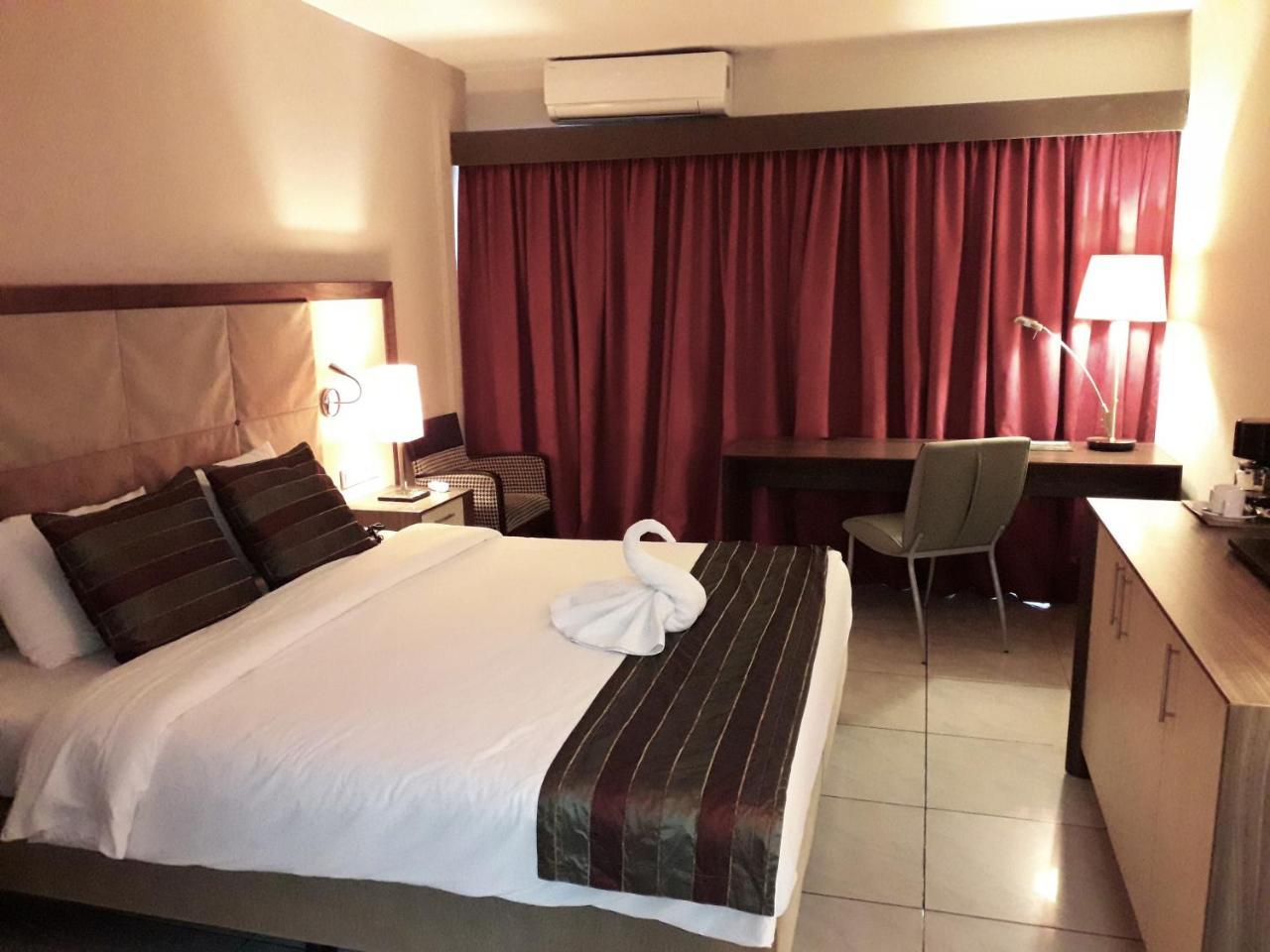 Queens Hotel Paramaribo Eksteriør bilde