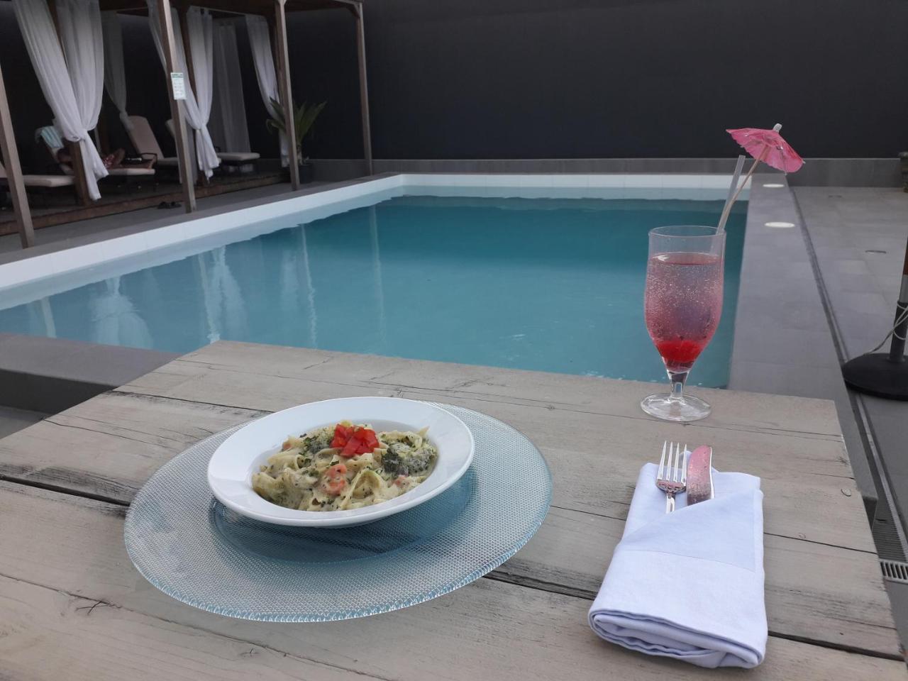 Queens Hotel Paramaribo Eksteriør bilde